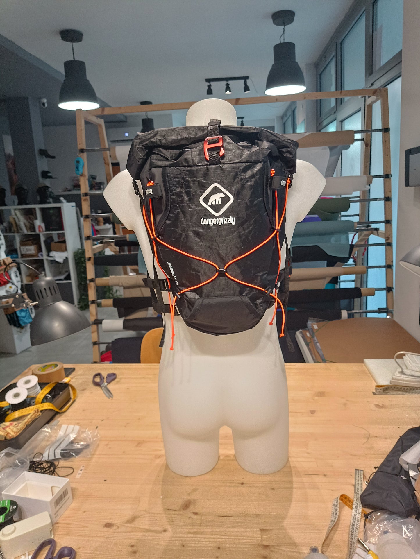 CROSS 22 PRO Hypervest BLACK with Dyneema